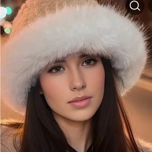 COPY - Faux fur tan off white crocheted bucket hat
